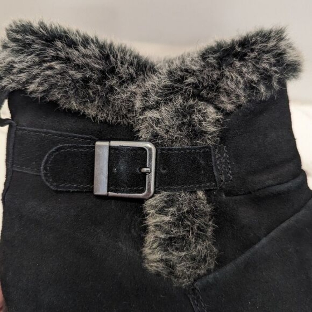 Khombu Women's Black All-Weather Lindsey Suede Winter Snow Boots Grey Faux Fur 9 - Picture 13 of 16